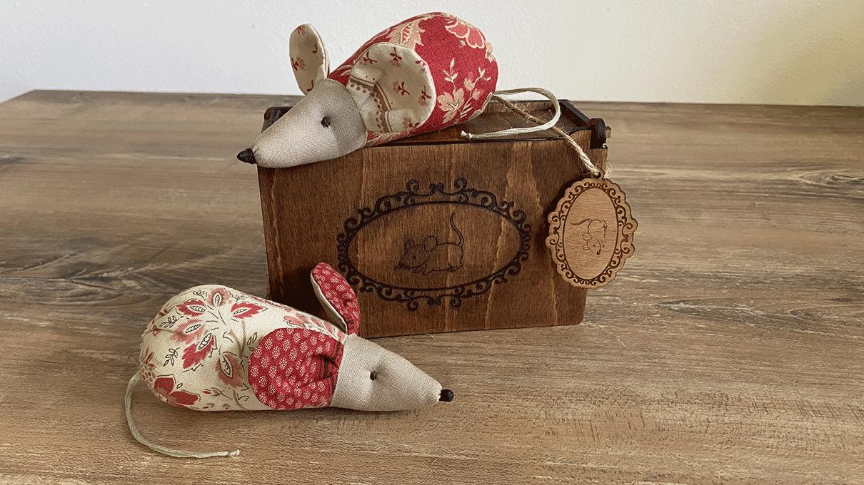 PDF instructions for the mouse with wooden box and pendant.